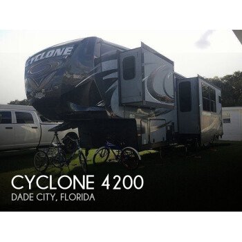 2015 Heartland Cyclone CY 4200